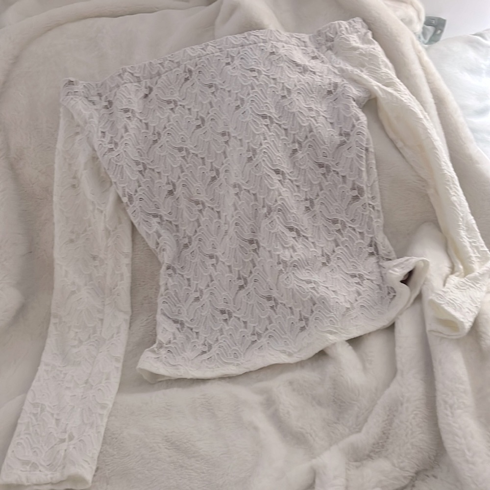 BCBG MAX AZRIA gorgeous off  the shoulder peplum top